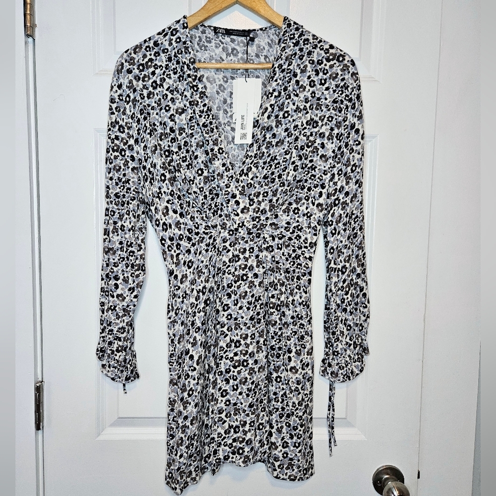 Zara Floral Long Sleeve Deep Plunge Flowy Mini Dress NWT XS - Picture 3 of 8